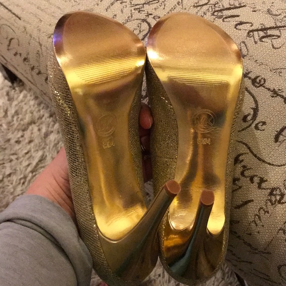 Michael Kors Gold Platform Heels Size 8.5 - Picture 6 of 6